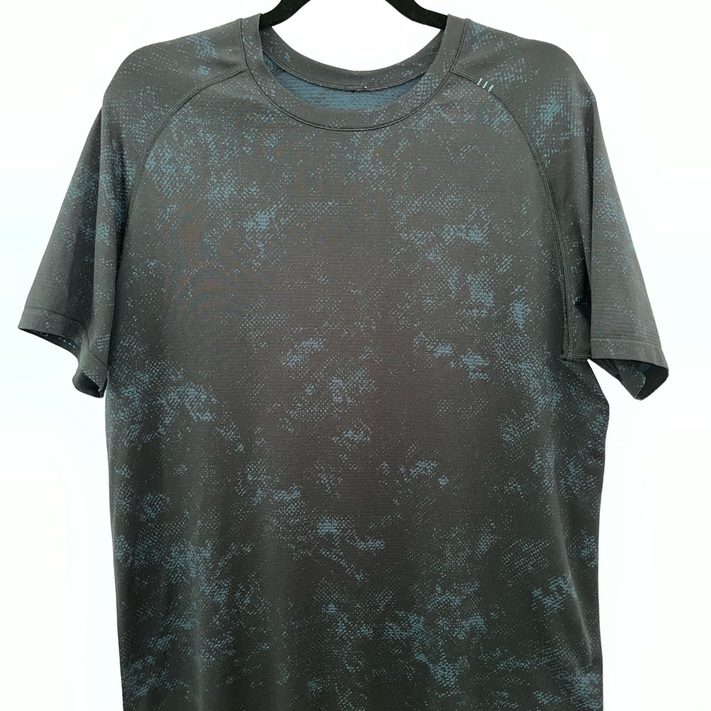 Lululemon Men's Black and Blue Patterned Shirt Size Large